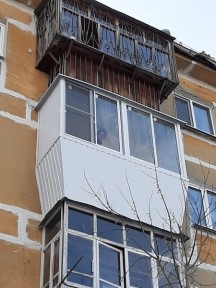  Уютный балкончик с выносом