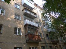 Монтаж остекления и обшивка балкона в "хрущевском доме"