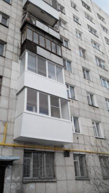 Остекление балконов на втором и третьем этаже